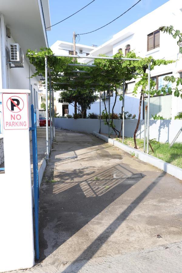 Traditional Town Garden Apartment Родос Экстерьер фото